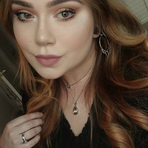 Meet your Posher, Leanne